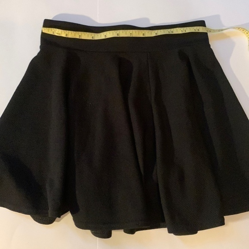Women’s size small gently used black skirt